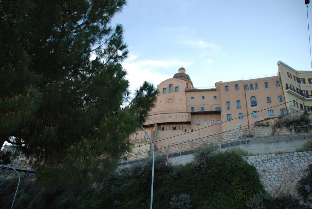 Appartamento Il Lilla Cagliari Bagian luar foto